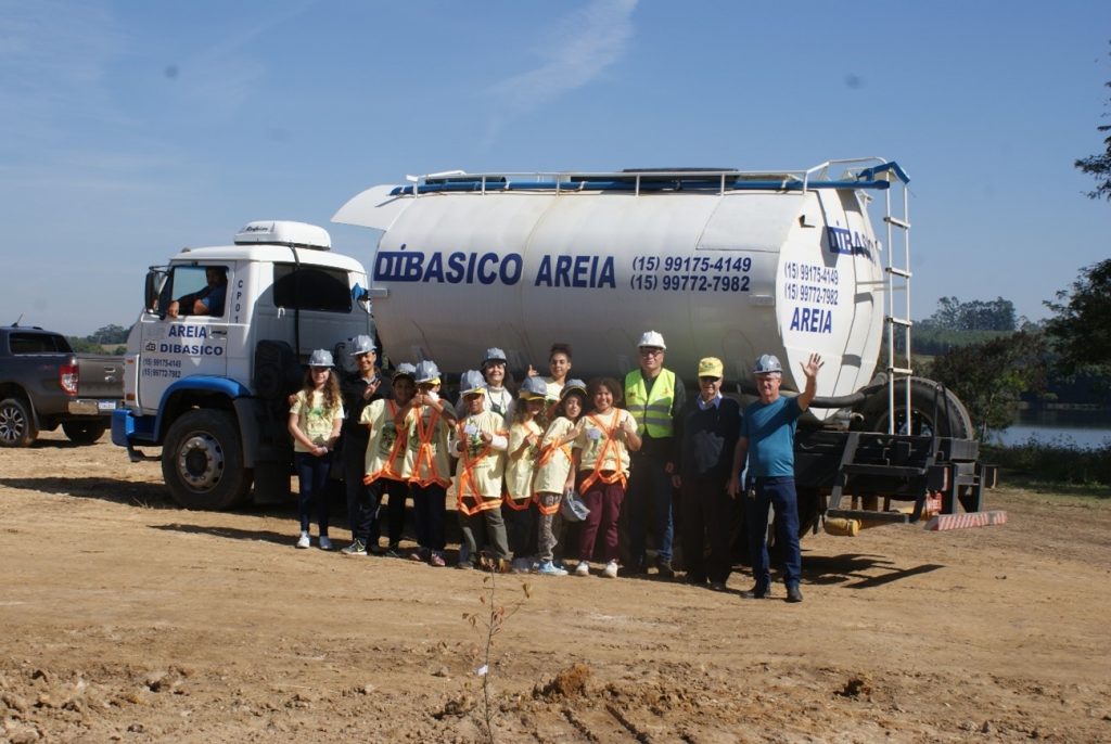 Escola Municipal Professora Pedrina de Campos Pedrozo Rosa​